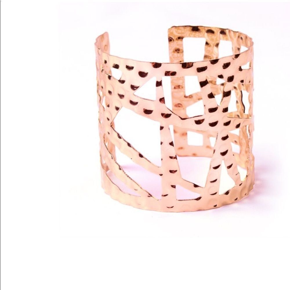 NWT Amrita Singh Rose Gold tone brass bracelet